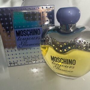 Moschino Glamour perfume